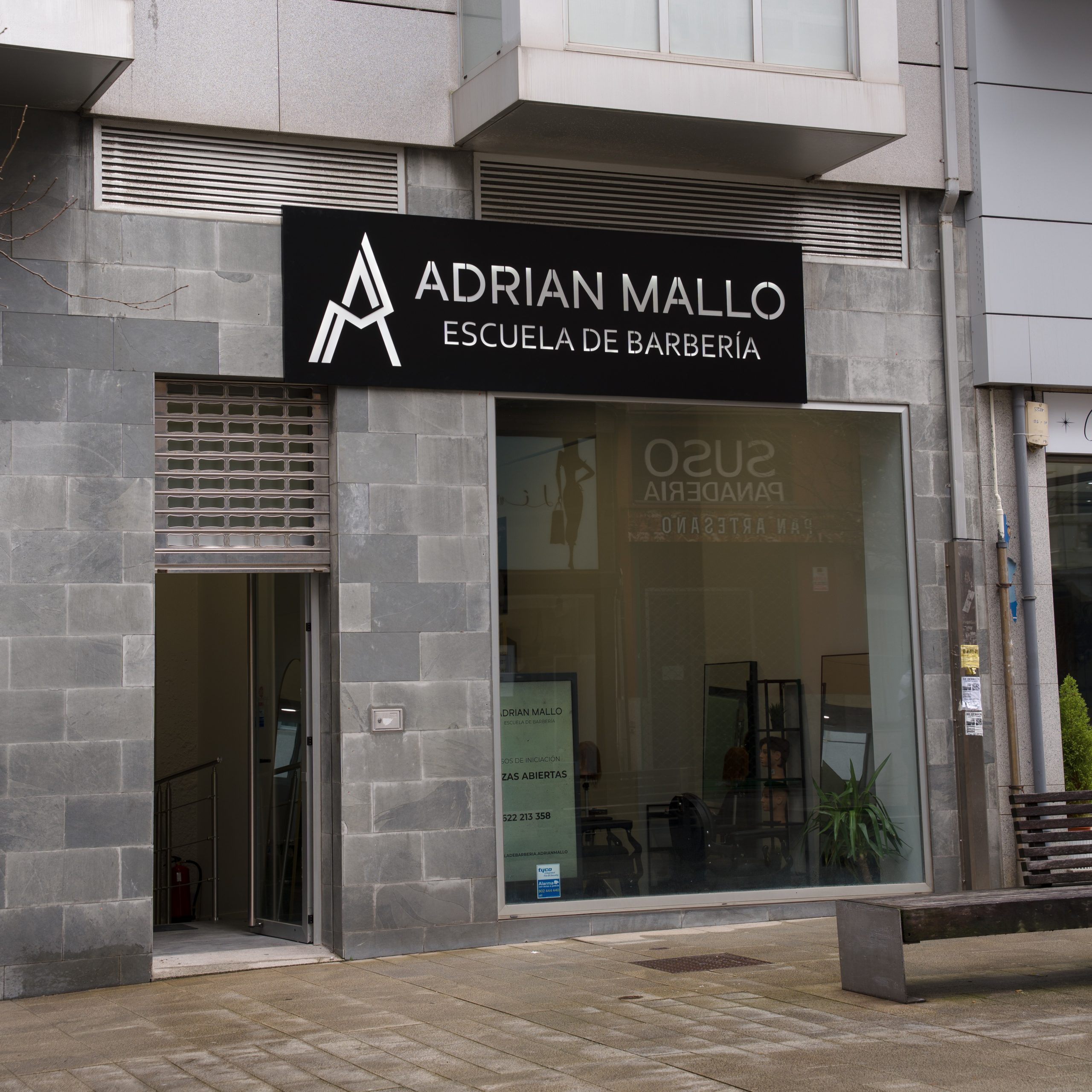 Escuela de Barbería Adrián Mallo